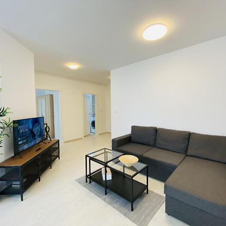 Apartamento Charming Flat In Brasov With Balcony Panoramic View Exterior foto