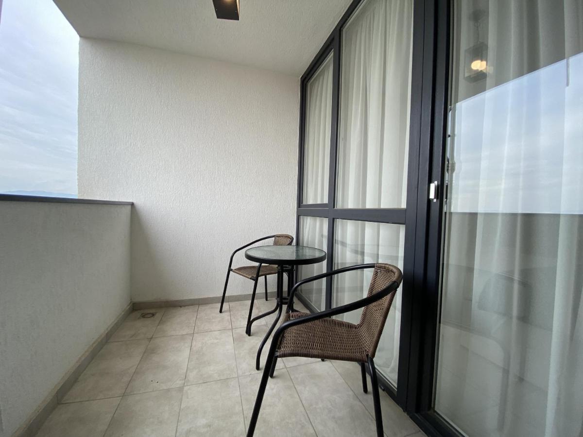 Apartamento Charming Flat In Brasov With Balcony Panoramic View Exterior foto
