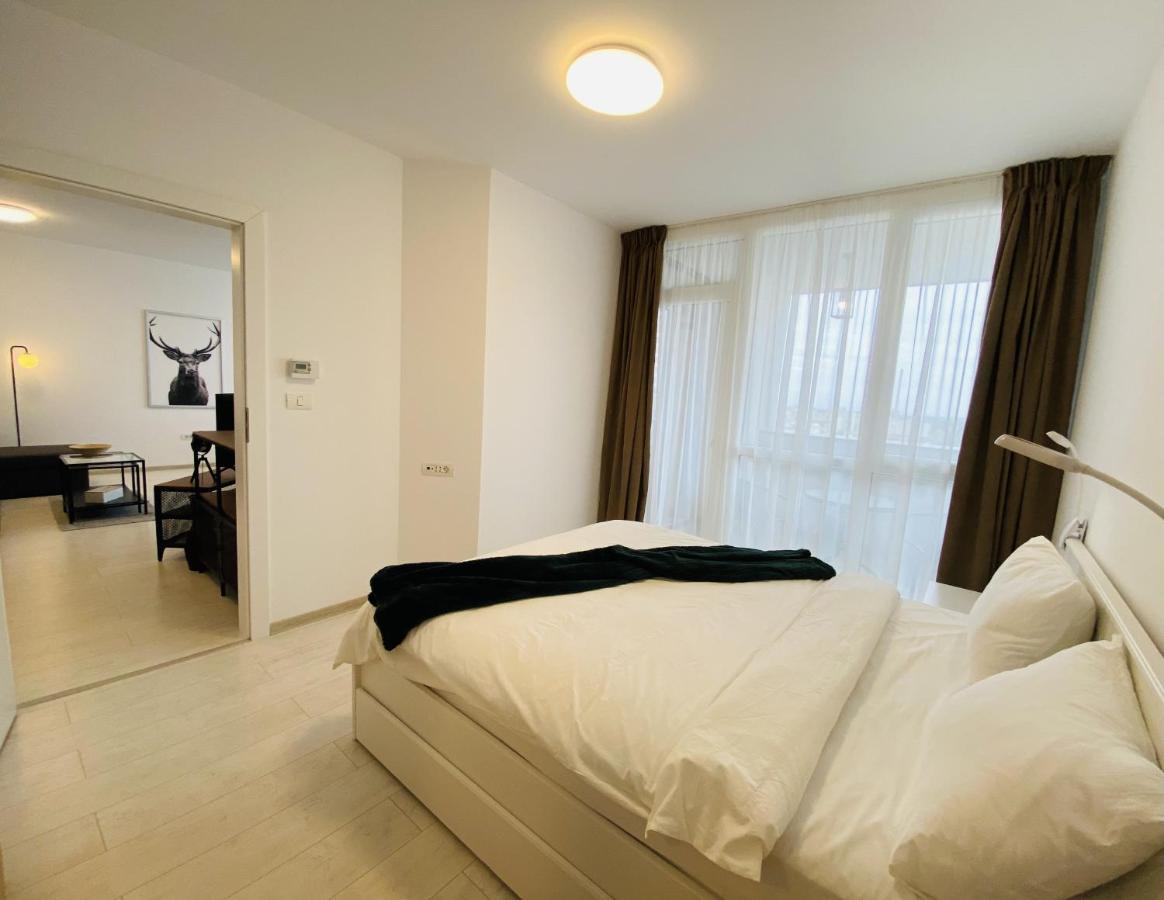 Apartamento Charming Flat In Brasov With Balcony Panoramic View Exterior foto