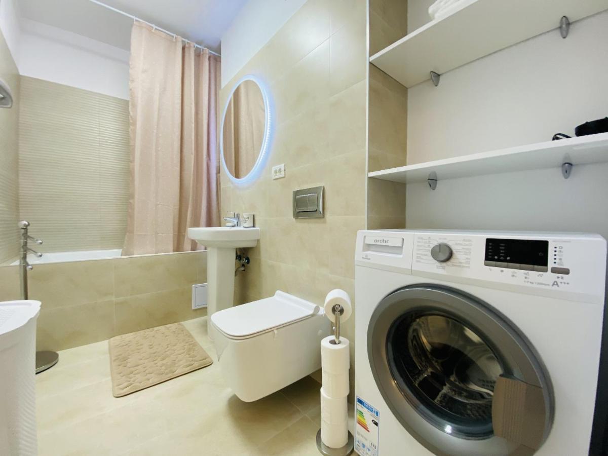 Apartamento Charming Flat In Brasov With Balcony Panoramic View Exterior foto